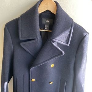 H&M Navy wool-blend peacoat, stunning piece with golden buttons!
